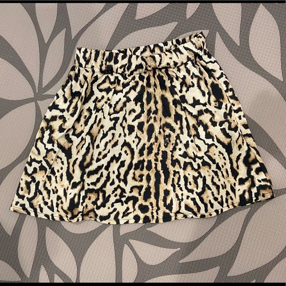 Animal Print Skirt. XS - Picture 1 of 3